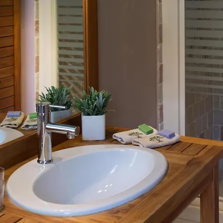 Le Bouquet De L Aromate Bed and Breakfast Joucas Buitenkant foto